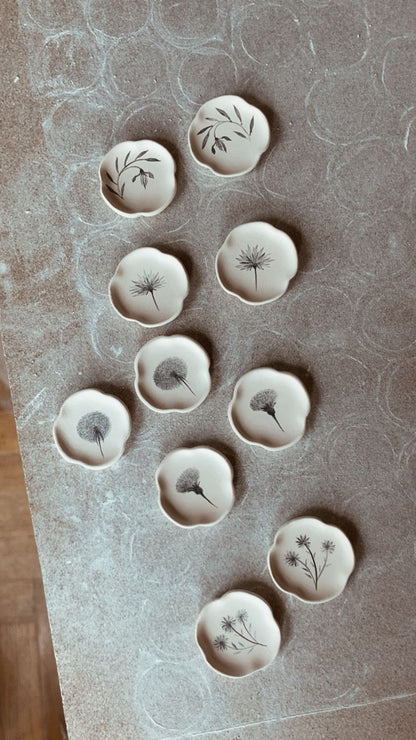 Porcelain Earrings. Floare la ureche Collection